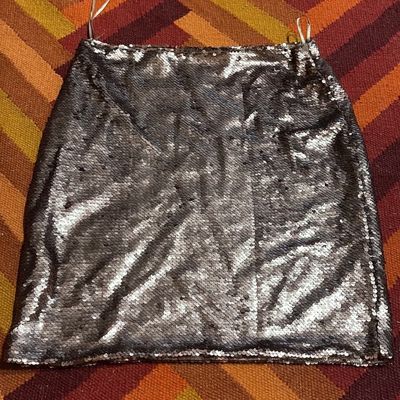 Missguided Sequin Skirt - Picture 4 of 9